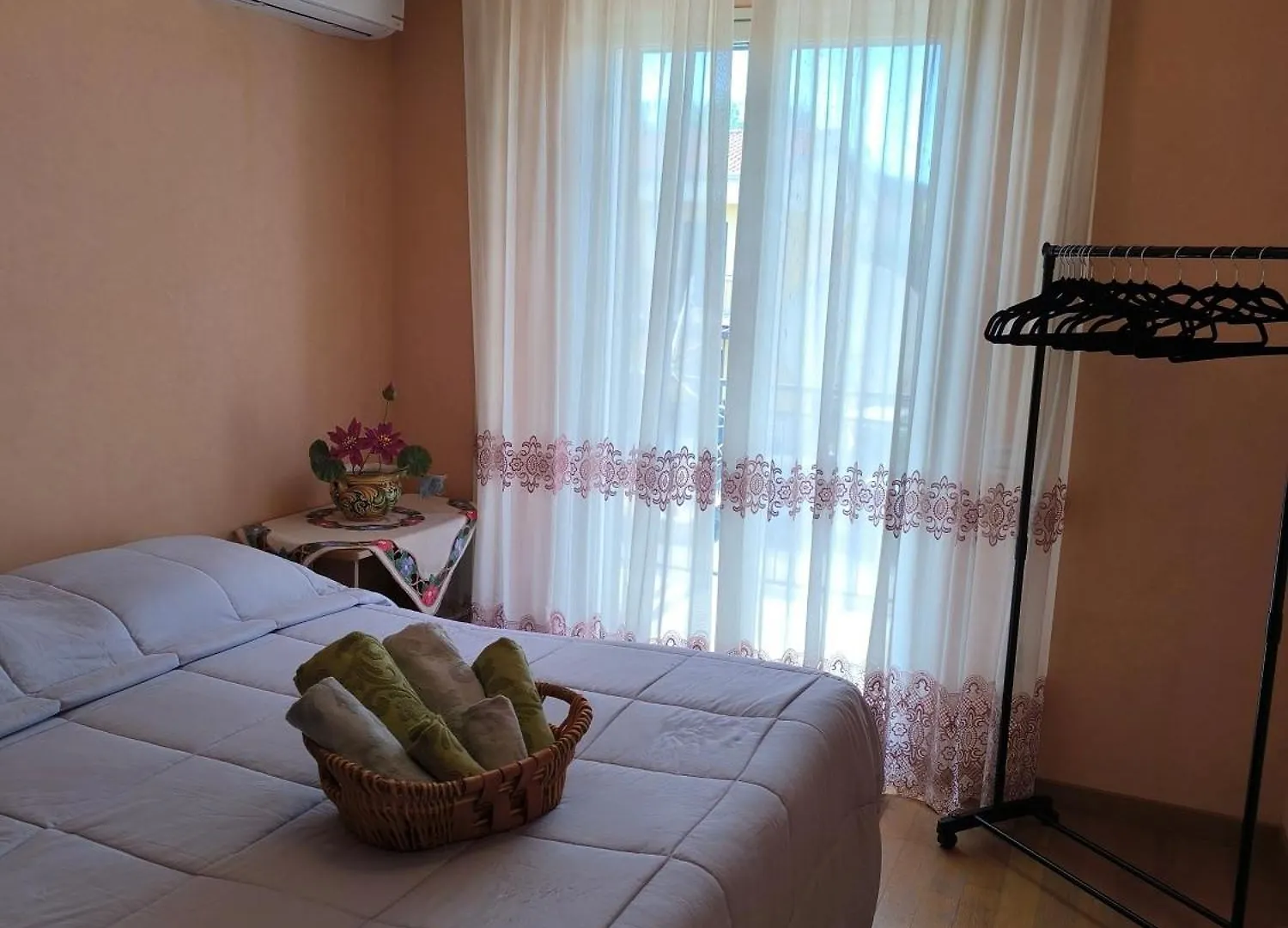 Bed & Breakfast Kalinka Bed & Breakfast Motta Sant' Anastasia Italy
