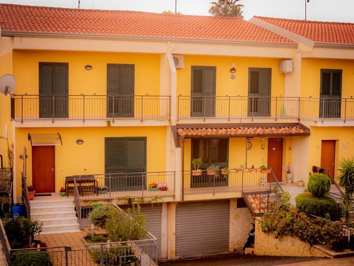 Bed & Breakfast Kalinka Bed & Breakfast Motta Sant' Anastasia 0*,